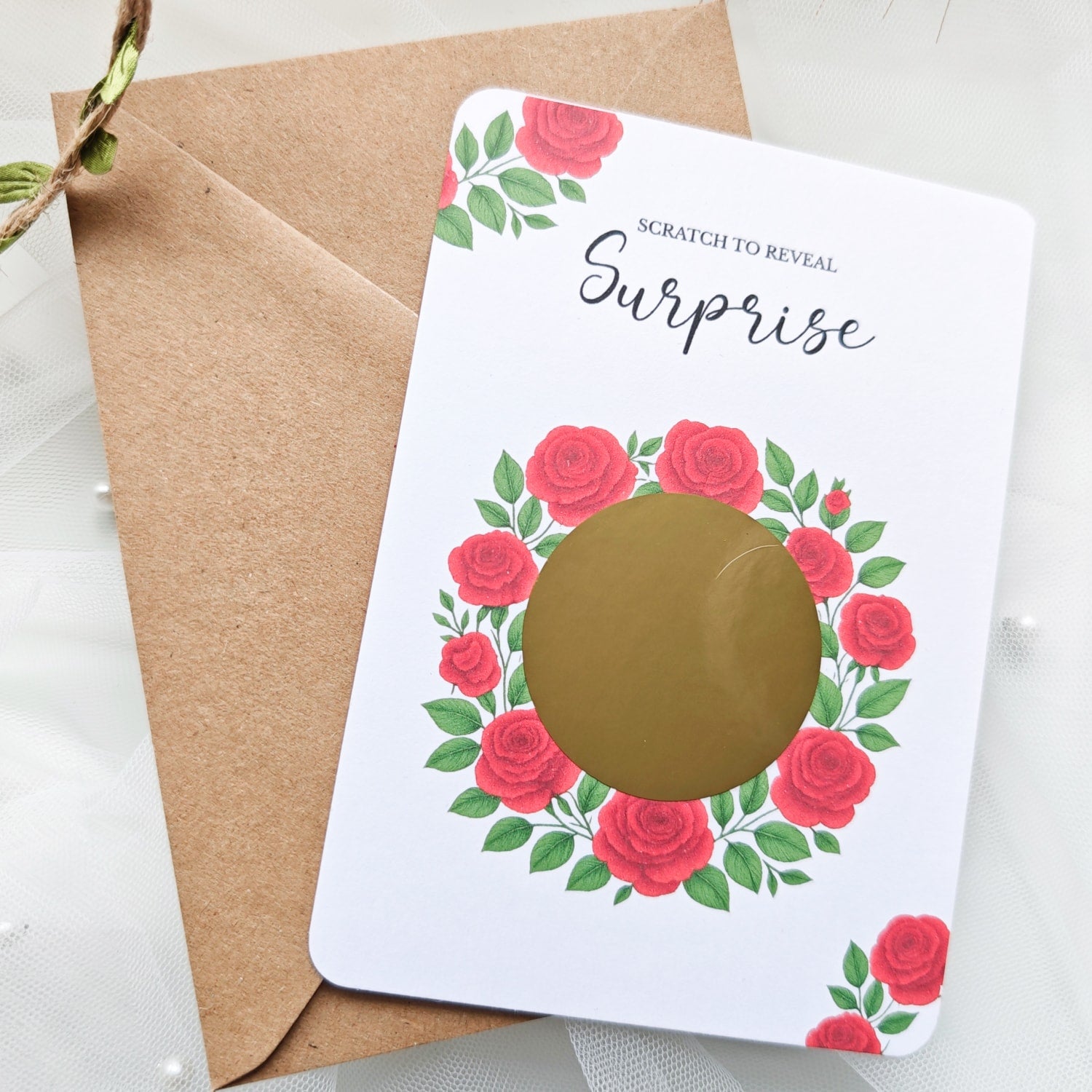 Standing surprise card with red roses and scratch sticker